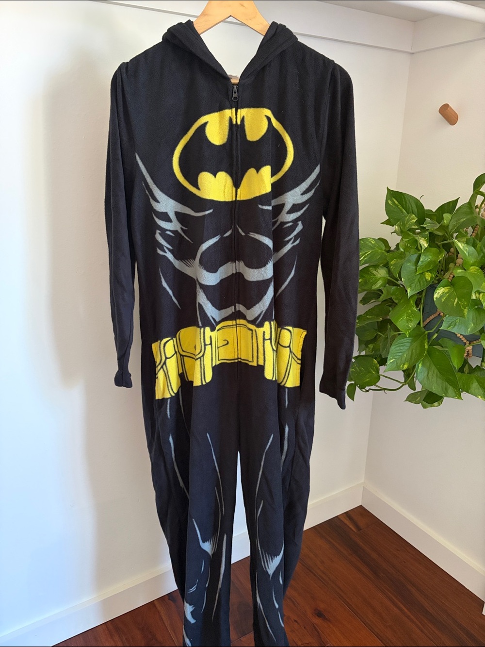 DC Comics | Men’s Batman Costume | Hooded Fleece One-Piece Jumpsuit | L